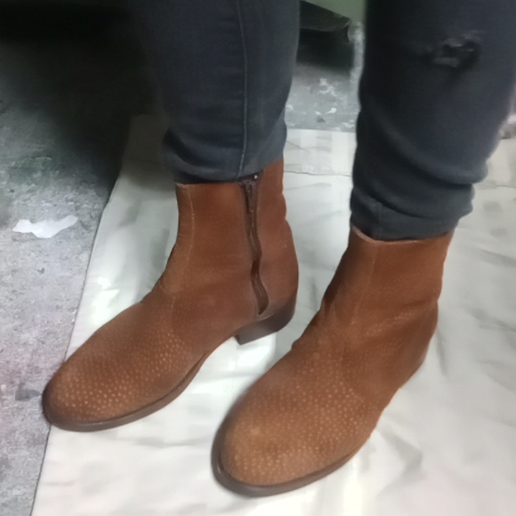 Moving - Picture 2 of 3